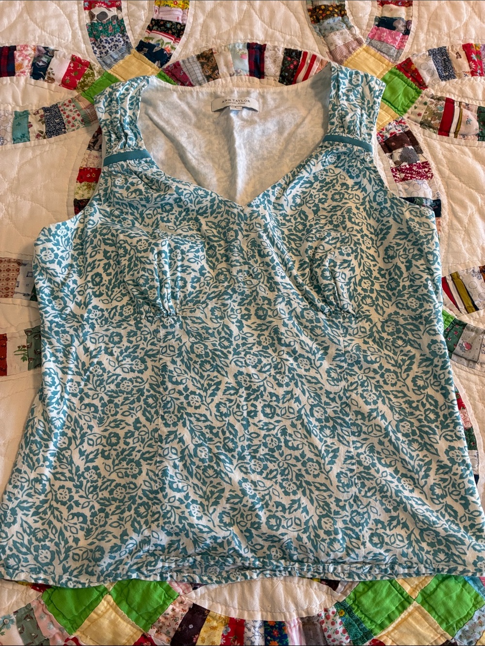 Ann Taylor Blue Floral Sleeveless V-Neck Top summer cotton cinched